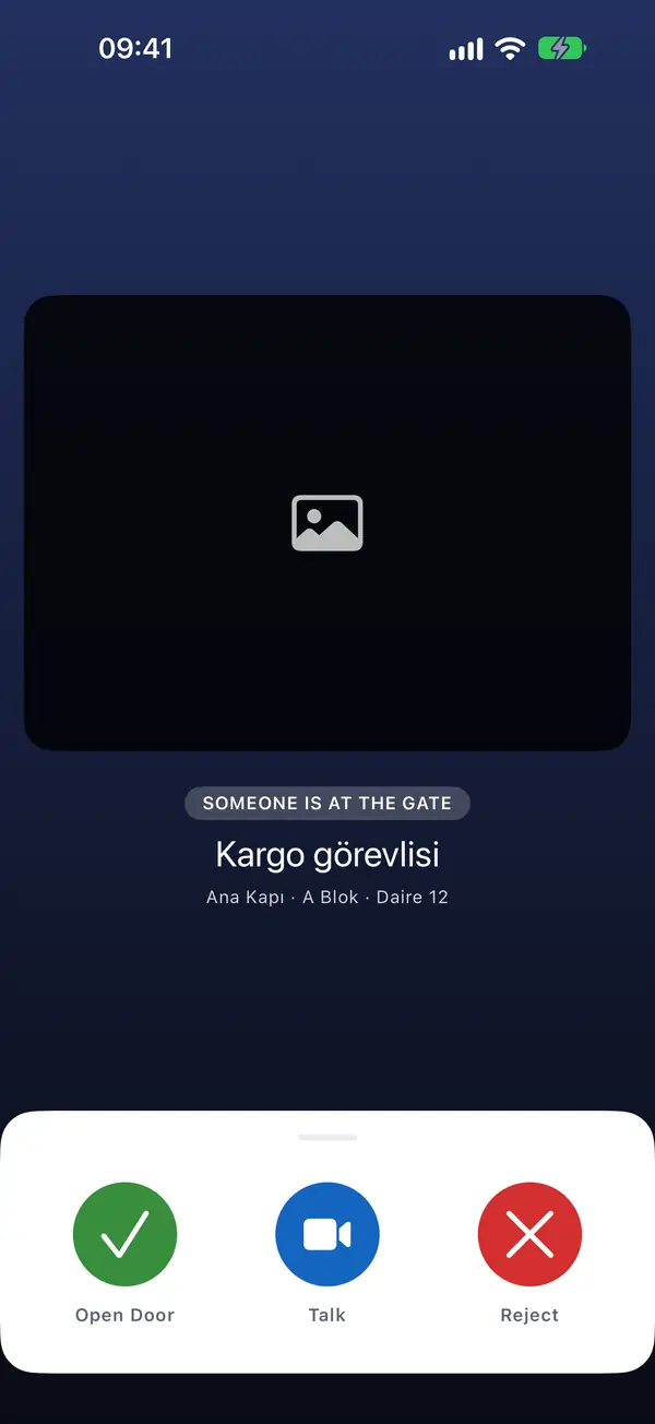 Someone at the gate screen with a photo and buttons to open, video call or decline.