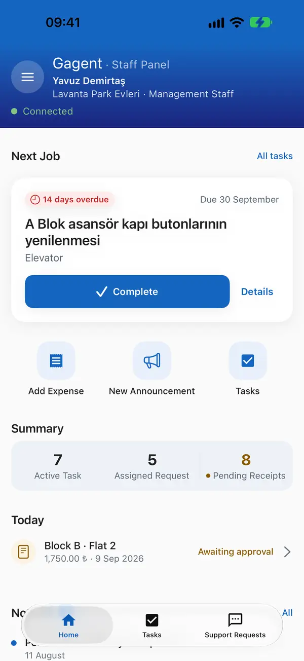Home screen of the management staff app with the next job and summary counters.